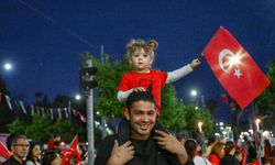 Antalya'da Fener Alayı ile Cumhuriyet coşkusu