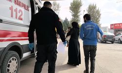 Bahçede yakılan ateşin üzerinde düşen bebek yaralandı