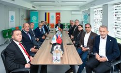 Bakan Tunç, Bükreş Uluslararası Maarif Okulu'nu ziyaret etti