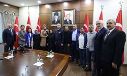 Bakan Yerlikaya, 'Diyarbakır Anneleri' ile bir araya geldi