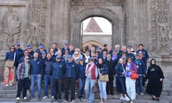 Belçikalı gezginler, klasik otomobilleriyle Erzurum'da