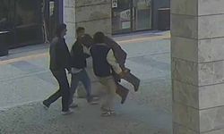 Bursa'da gençlerden Nazım ve Münevver'e tebessüm ettiren dokunuş