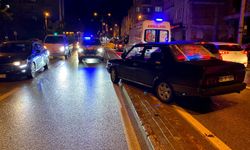 Bursa'da seyir halindeyken fenalaşan sürücü refüje çarptı