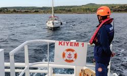 Çanakkale'de sürüklenen tekne kurtarıldı