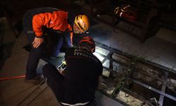 Dalgaların yükselmesiyle 6 saat mağarada mahsur kalan 2 kişi kurtarıldı / Ek fotoğraflar