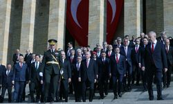 Devlet erkanından Anıtkabir'e ziyaret/Ek fotoğraflar
