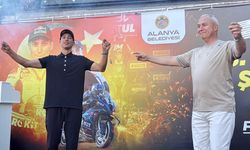 Dünya Şampiyonu Toprak Razgatlıoğlu'na coşkulu karşılama/ Ek fotoğraf