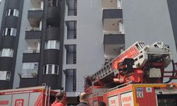 Evinde çıkan yangını söndürmek isterken yaralandı