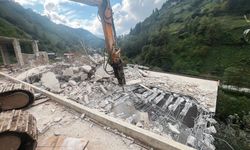 Fırtına Vadisi'nde kaçak yapılar yıkılıyor