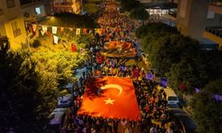 Gelinlik ve damatlıkla Cumhuriyet kutlamasına katıldılar