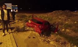Hatay'da iki otomobil çarpıştı: 3 yaralı