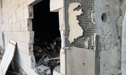 İstanbul- Avcılar'da evsizler tahliye edilen binanın duvarlarını kırıp içeri girdiler