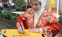İstanbul- Emine Erdoğan, Vakıfbank Sanat Galerisi'nin açılışına katıldı