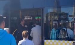 İstanbul - İstanbul'da İETT otobüsünde 'Kart basma' kavgası; şoförün kafasına yumruk attı