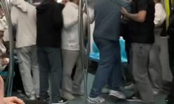 İstanbul-Marmaray'da iki grubun tekme ve yumruklu kavgası kamerada