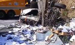 İstanbul- Sarıyer'de şoförünün direksiyon hakimiyetini kaybettiği kamyon alt yola düştü