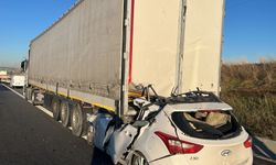 İstanbul- Silivri'de otomobil TIR'ın altına girdi: 1 ölü -1