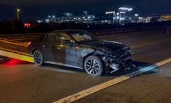 İstanbul - Sultanbeyli TEM Otoyolu'nda 2 otomobil çarpıştı: 4 yaralı
