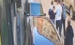 İstanbul - Sultangazi'de sözlü taciz ettiği iddiası; çevredekiler tarafından darbedildi