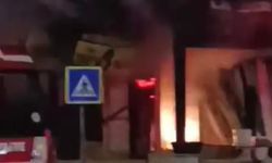 İstanbul - Ümraniye'de nalburda çıkan yangın üst katlara sıçradı