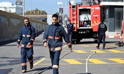 İtfaiyede öğrencilere 'yangına müdahale' dersi