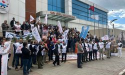 İzmir'de Çiğli Belediyesi memurlarından iş bırakma eylemi