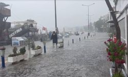İzmir'de sağanak etkili oldu