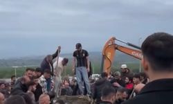 Kanalizasyon kazısında göçük altında kalarak ölen 2 kardeş toprağa verildi