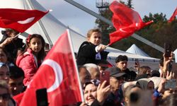 Komandolardan 29 Ekim'e özel 'üzüm salkımı' gösterisi