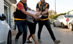 Kovaladığı çocuğu ayak bileğinden tutup yere fırlattı (2)