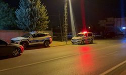 Kuzenini taciz ettiği öne sürülen kişiyi, polis merkezinde bıçaklayarak öldürdü