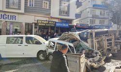Malatya'da freni arızalanan kamyon 15 araca çarptı: 5 yaralı