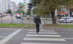 Motosikletin çarptığı yayanın yanından geçip yola devam ettiler (2)