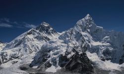 Nepal'de dağcıların kampına çığ düştü