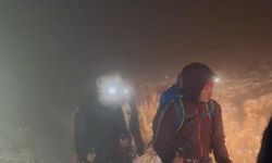 Niğde'de kar yağışı etkili oldu; 4 dağcı mahsur kaldı (2)