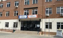 Öğrencinin harçlığını gasbetmeye çalışan 2 kişi, müdahale eden müdür yardımcısının burnunu kırdı