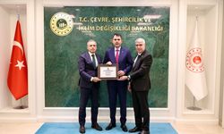 Osmaniye Belediye Meclisi'nden Bakan Kurum'a 'Fahri Hemşehrilik Beratı'