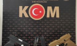 Otomobilin kapısında tabanca gizlemek için düzenek bulundu