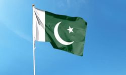 Pakistan'da kamyon uçuruma yuvarlandı: 15 ölü, 8 yaralı