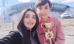 ‘Rüzgarın kızı' Elif, Aşkale'deki çocukları atletizmle tanıştırıyor