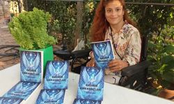 Serebral palsili Özlem, kitaplarla hayata tutundu