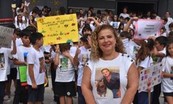 Sevdikleri hayvanları Koruma Günü'nde unutmayıp, fotoğraflarını tişörte bastırdılar