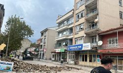 Sındırgı'da 6.1'lik depremde yıkılan ve hasar gören binalar havadan görüntülendi / Ek fotoğraflar