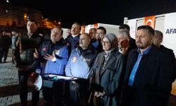 Sındırgı'da depremin ardından evlerine girmeye çekinenler, çadırlarda kalıyor (4)