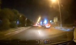 Sürücüsünün makas attığı otomobil, motosiklete çarptı