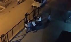 Tartıştıkları 2 kişiyle ayırmaya çalışanı dövdüler
