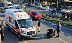 Tek teker yaparken arkadaşının motosikletine çarptı; 2 yaralı