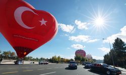 Türk bayraklı sıcak hava balonları, Ankara semalarını süsledi