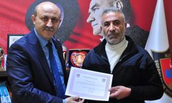 Yolcuyu hastaneye yetiştiren sürücü ödüllendirildi