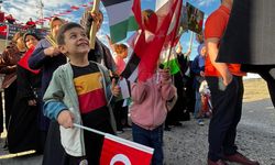 Zonguldak'ta İsrail'i protesto için denize açıldılar/ Ek Fotoğraflar